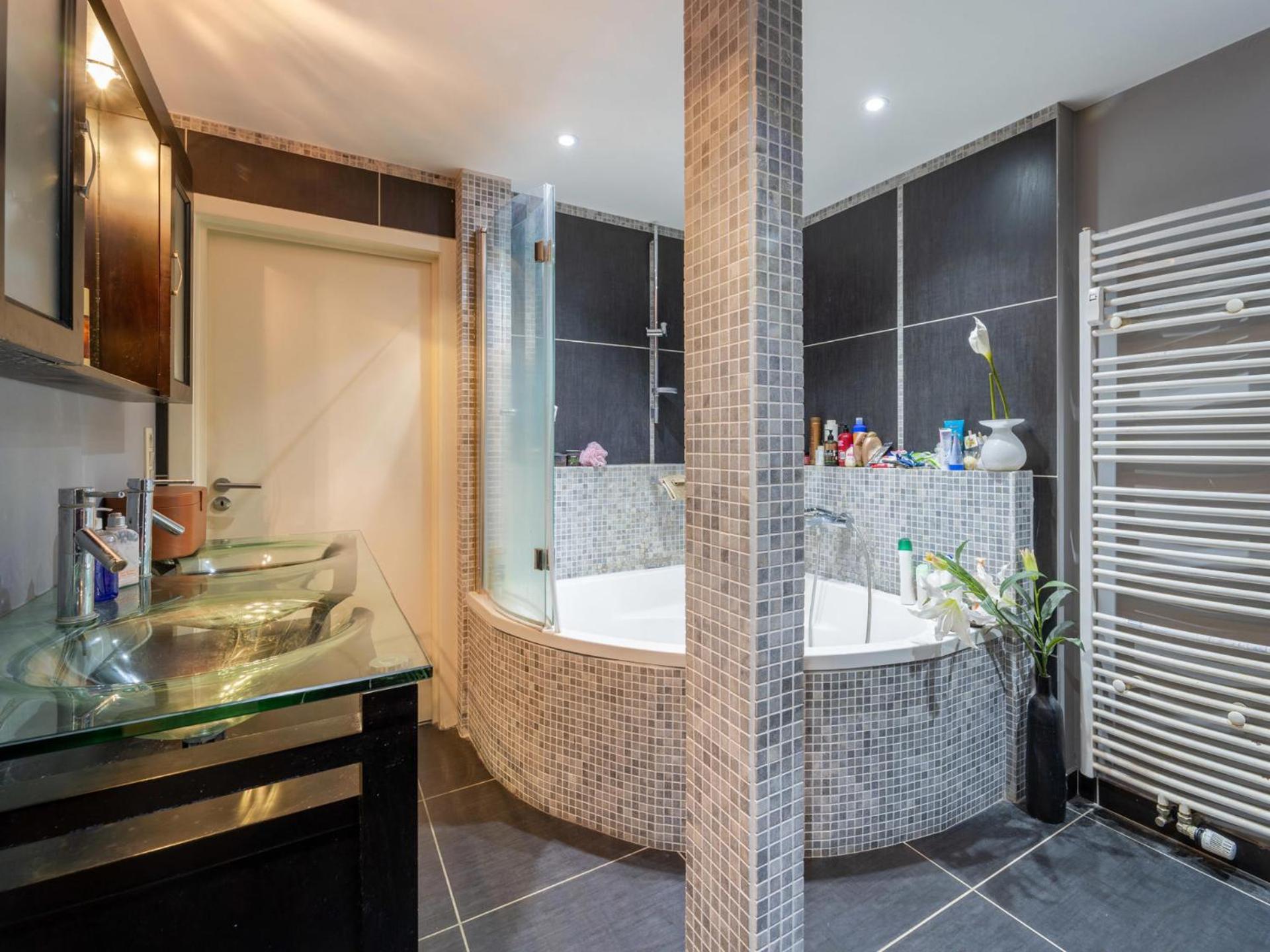 בריסל Luxe Serene Residence מראה חיצוני תמונה